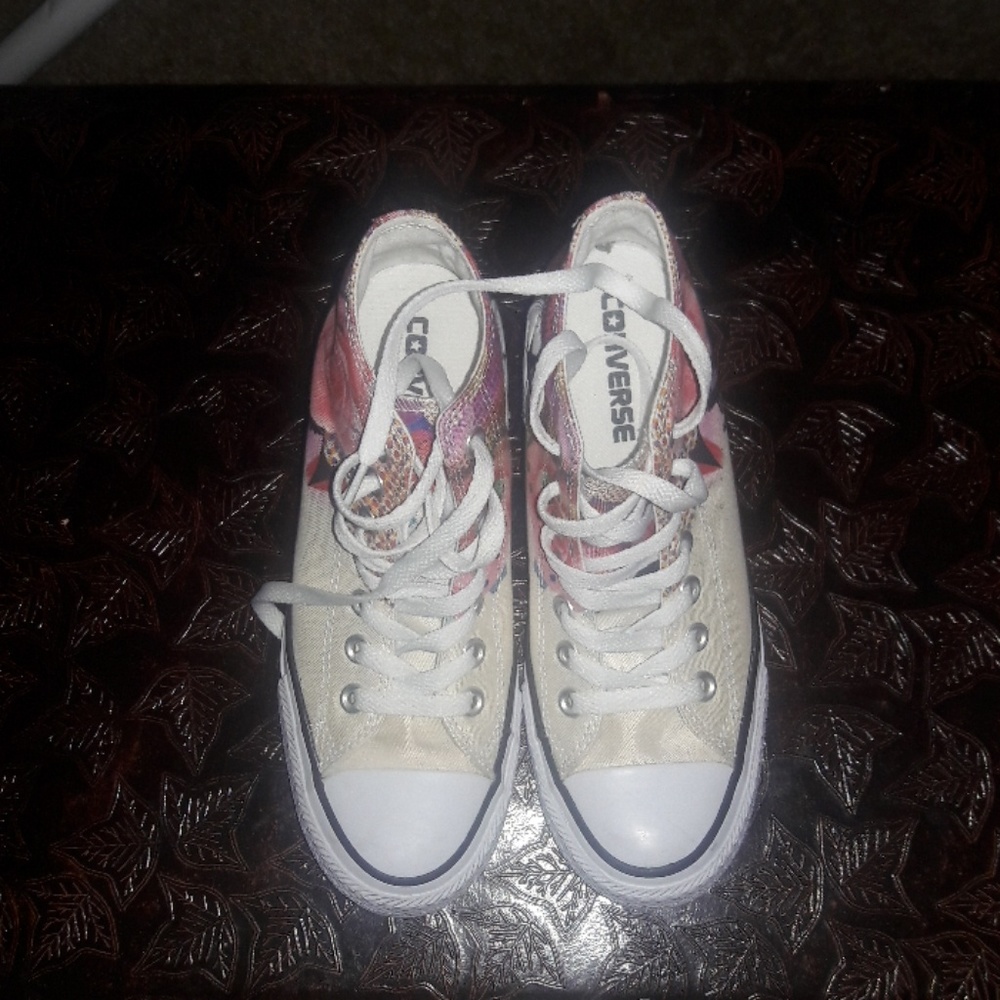 Floral converse